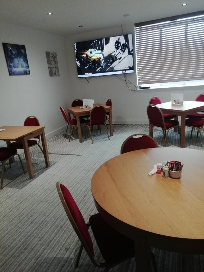 The Antelope Hotel Merthyr Tydfil Zewnętrze zdjęcie